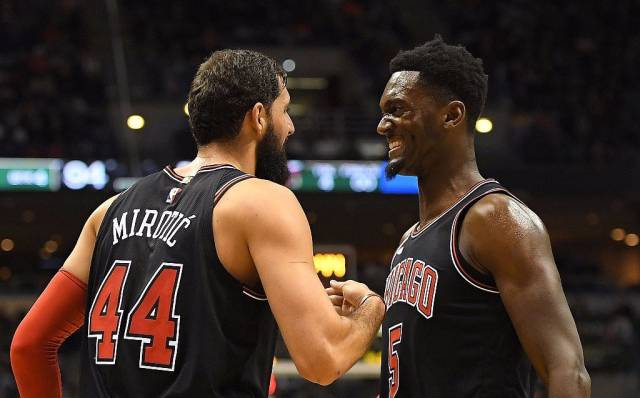 特尔施特根回归：巴萨的门将之争与未来展望（特尔施特根复出：巴萨门将之争与前景解析）