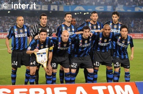 中超：山东泰山主场2-0完胜青岛队（中超：山东泰山主场2比0击败青岛队）