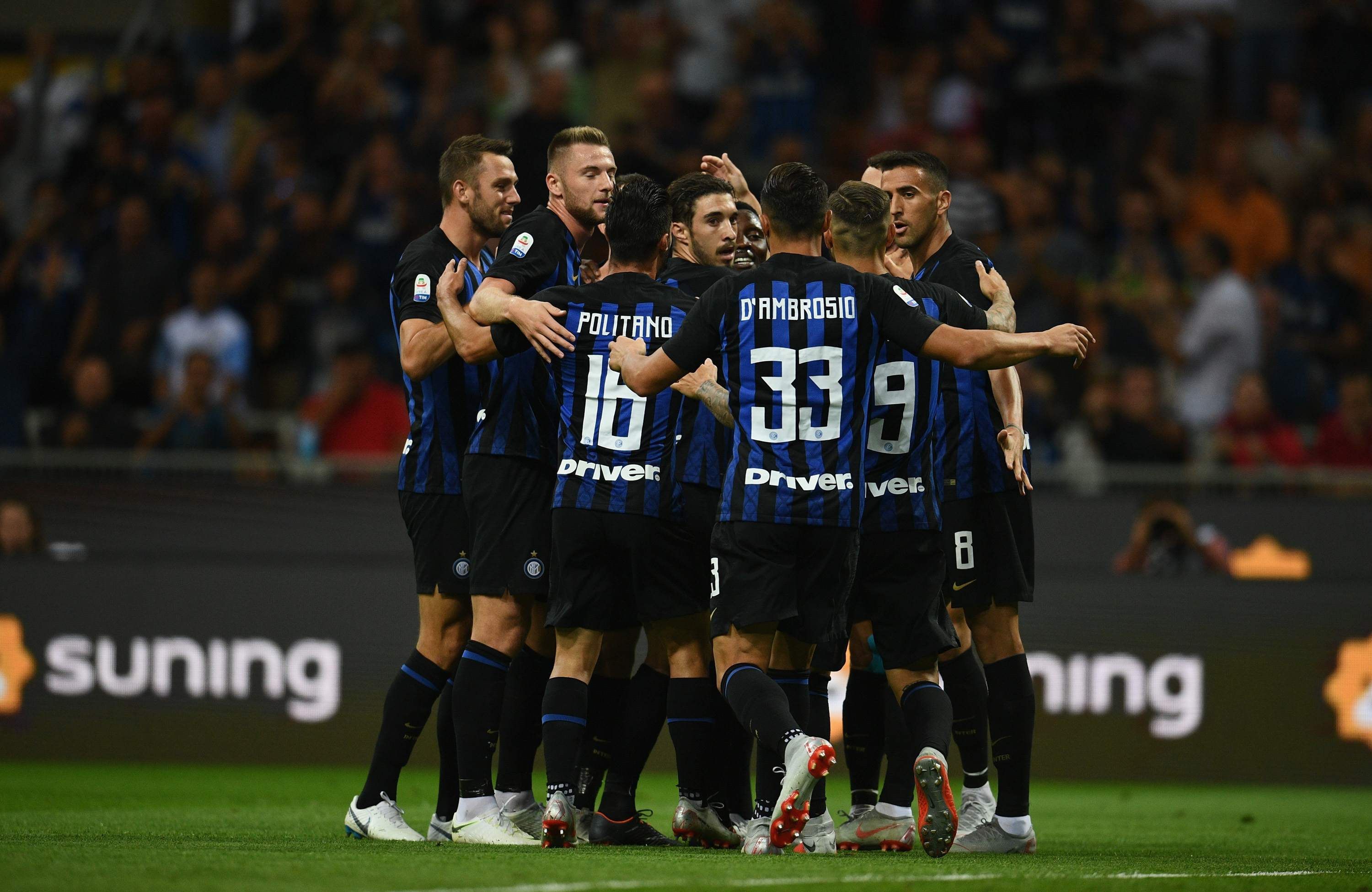 查理-亚当：麦克托米奈的精彩倒钩足以比肩齐达内的天外飞仙（查理-亚当称麦克托米奈这记倒钩堪比齐达内的天外飞仙）