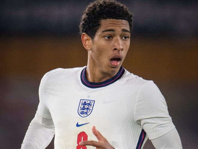 马卡：小西蒙尼如今表现出色，离不开梅西对他的明智建议（马卡：小西蒙尼状态火热，梅西的点拨功不可没）