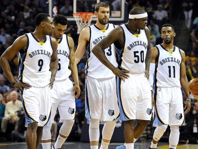 名宿：萨拉赫这种做法在给利物浦制造麻烦，他让自己成为焦点（名宿：萨拉赫此举给利物浦添乱，把自己推上风口浪尖）