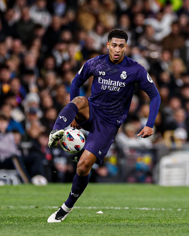 马奎尔和德里赫特确定无缘曼联的下一场比赛。（马奎尔、德里赫特确认缺席曼联下一战）