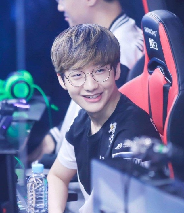 经过长期的 经过长期的